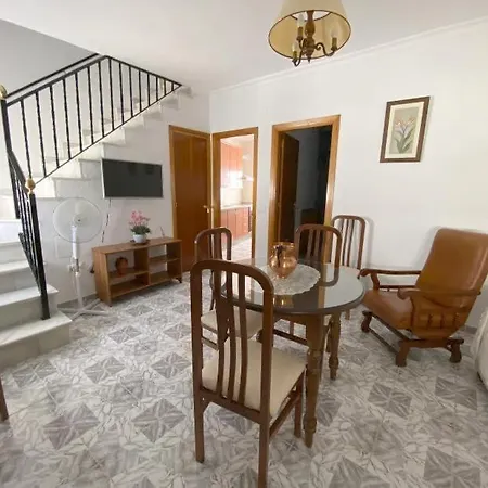 Casa “el Zumaque” En * סהרה דה לה סיירה